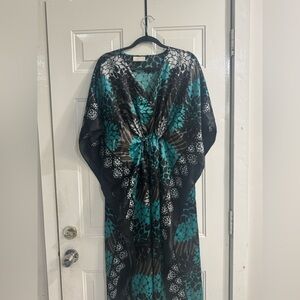 Bobbie Brooks Teal, Black and White Floral caftan  Dress